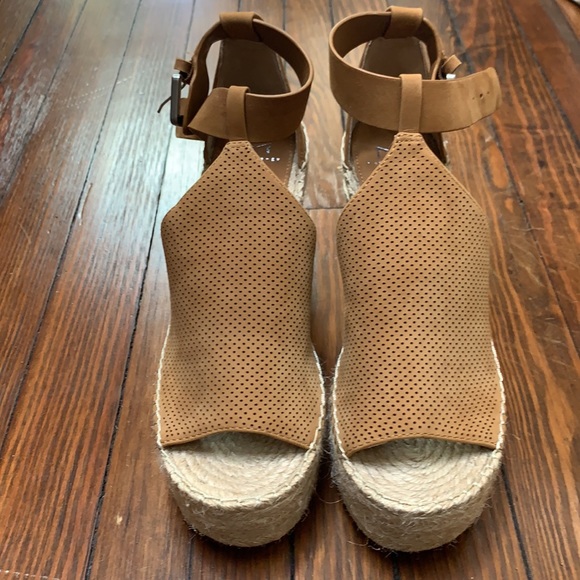 NWOT Marc fisher wedges - Picture 2 of 4